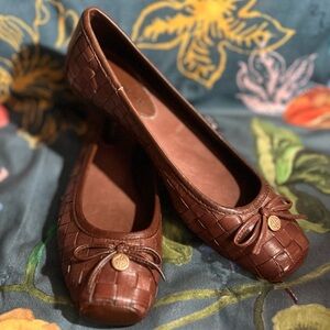 Brand New Antonio Melani Size 7 Basketweave Brown Leather Ballet Flats Retired